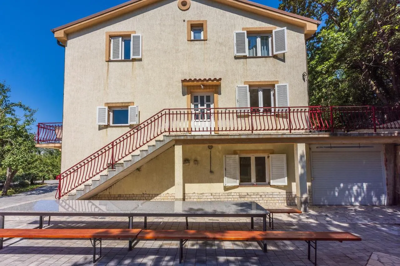 Apartments Neven Grižane